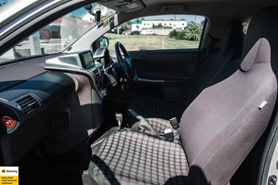 2009 Toyota IQ - Thumbnail