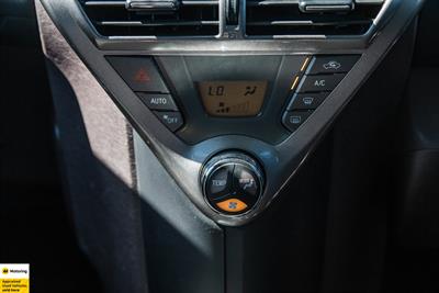 2009 Toyota IQ - Thumbnail