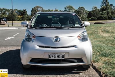 2009 Toyota IQ - Thumbnail