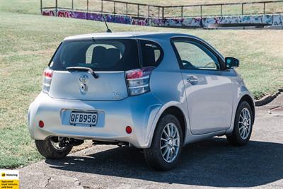 2009 Toyota IQ - Thumbnail