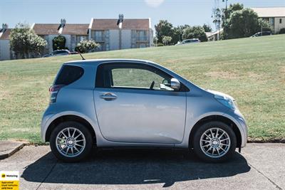 2009 Toyota IQ - Thumbnail