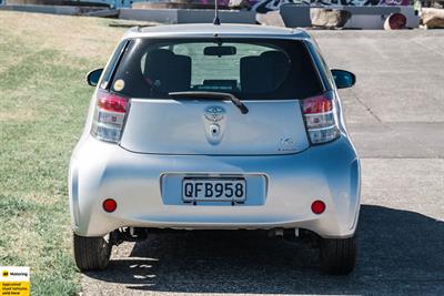 2009 Toyota IQ - Thumbnail