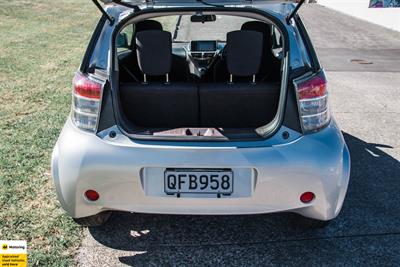 2009 Toyota IQ - Thumbnail