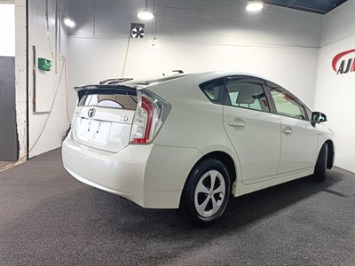 2013 Toyota Prius - Thumbnail