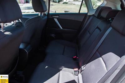 2010 Mazda Axela - Thumbnail