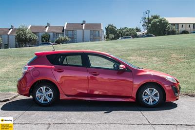 2010 Mazda Axela - Thumbnail