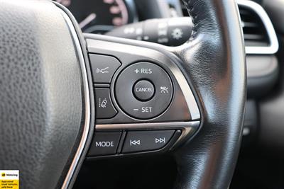 2018 Toyota Camry - Thumbnail