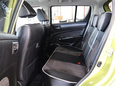 2015 Suzuki Swift - Thumbnail