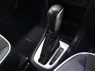 2015 Suzuki Swift - Thumbnail