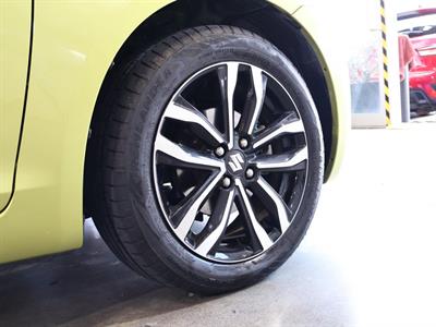 2015 Suzuki Swift - Thumbnail