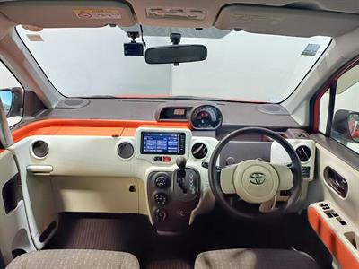 2013 Toyota Porte - Thumbnail