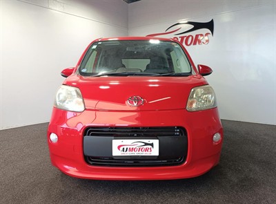 2013 Toyota Porte - Thumbnail