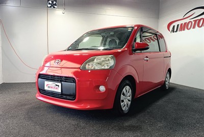 2013 Toyota Porte - Thumbnail