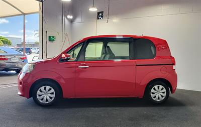 2013 Toyota Porte - Thumbnail