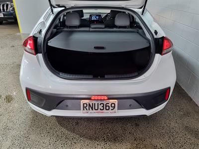 2022 Hyundai IONIQ - Thumbnail