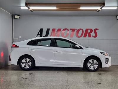 2022 Hyundai IONIQ - Thumbnail