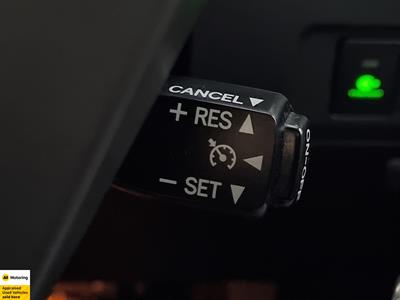 2012 Toyota Alphard - Thumbnail