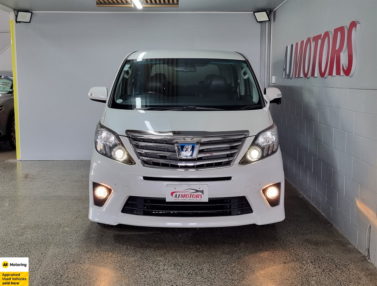 2012 Toyota Alphard