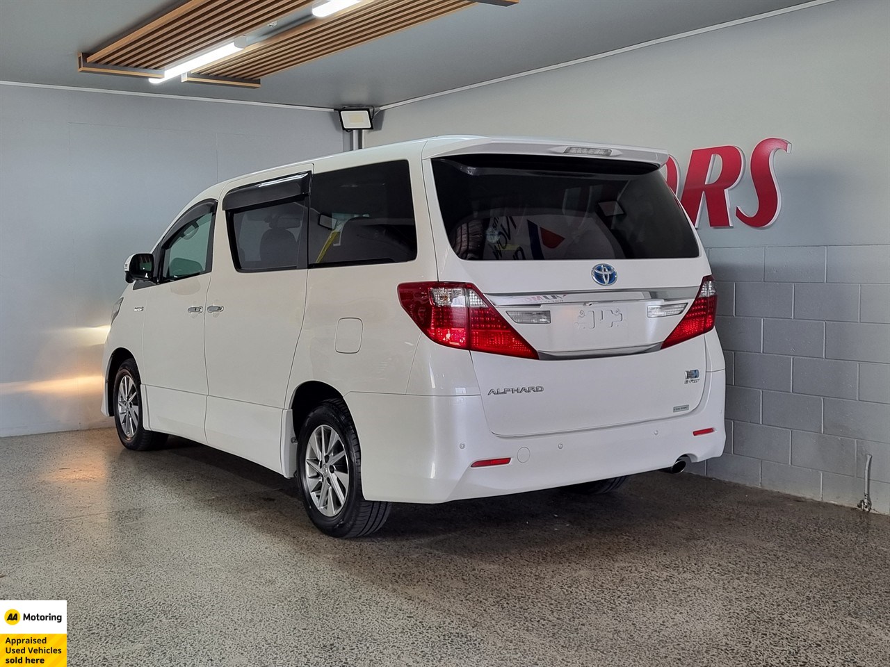 2012 Toyota Alphard