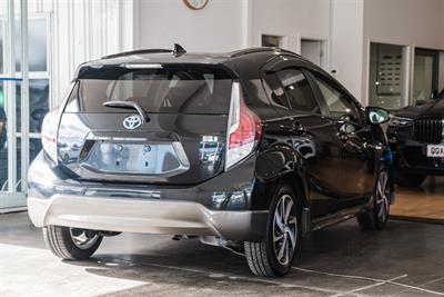 2015 Toyota Aqua - Thumbnail