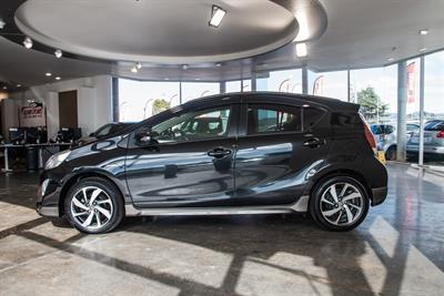 2015 Toyota Aqua - Thumbnail