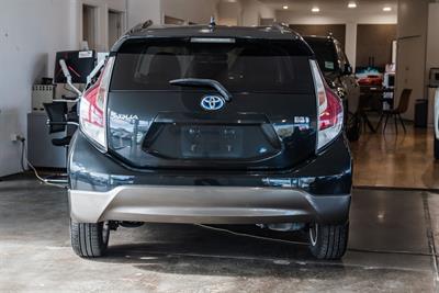 2015 Toyota Aqua - Thumbnail