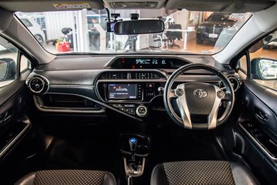 2015 Toyota Aqua - Thumbnail