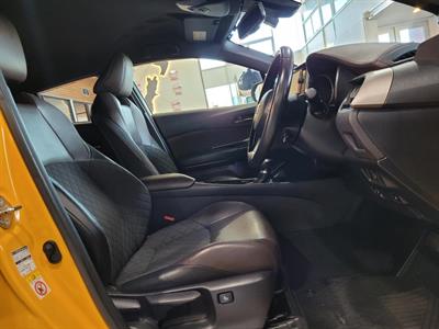 2018 Toyota C-HR - Thumbnail