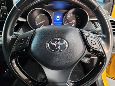 2018 Toyota C-HR - Thumbnail