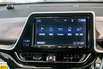 2017 Toyota C-HR - Thumbnail