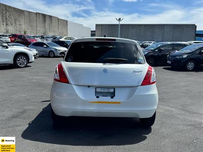 2016 Suzuki Swift - Thumbnail