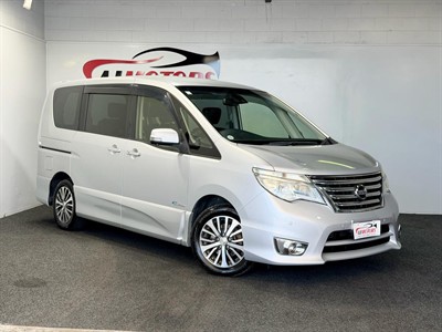 2015 Nissan Serena - Thumbnail