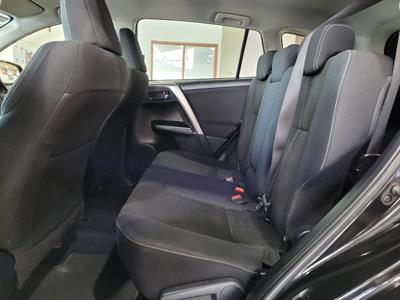 2019 Toyota RAV4 - Thumbnail