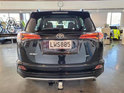 2019 Toyota RAV4 - Thumbnail