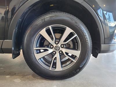 2019 Toyota RAV4 - Thumbnail
