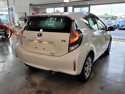2020 Toyota Aqua - Thumbnail