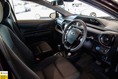 2016 Toyota Aqua - Thumbnail
