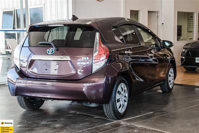 2016 Toyota Aqua - Thumbnail