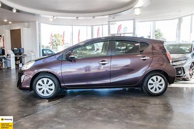 2016 Toyota Aqua - Thumbnail