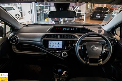 2016 Toyota Aqua - Thumbnail