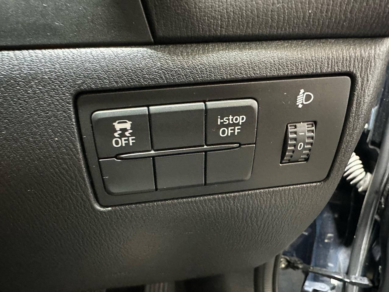 2014 Mazda Axela