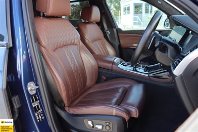 2020 BMW X7 - Thumbnail