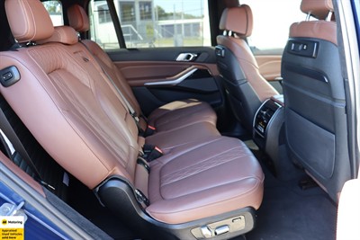 2020 BMW X7 - Thumbnail