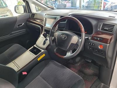 2013 Toyota Vellfire - Thumbnail