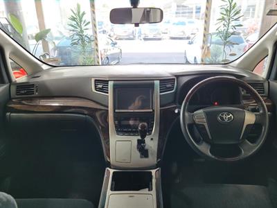2013 Toyota Vellfire - Thumbnail