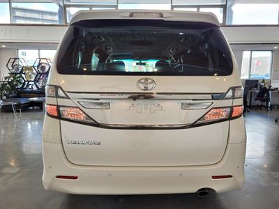 2013 Toyota Vellfire - Thumbnail