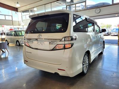 2013 Toyota Vellfire - Thumbnail