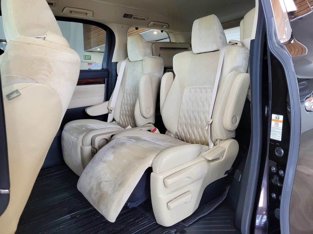2016 Toyota Vellfire