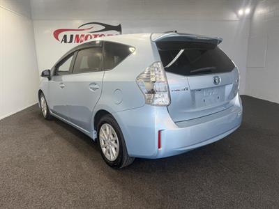 2012 Toyota Prius - Thumbnail