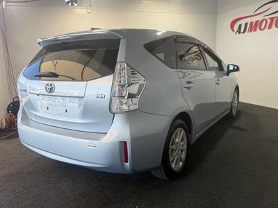 2012 Toyota Prius - Thumbnail